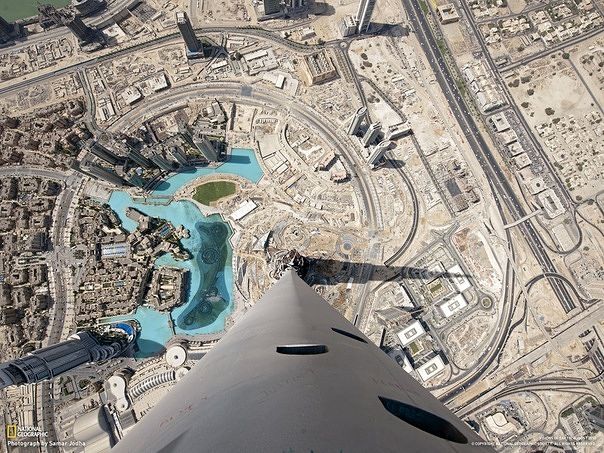 BurjKhalifa Looking Down